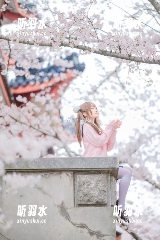 神沢永莉牛仔裤艺术写真作品精选：多样风格，尽显独特魅力