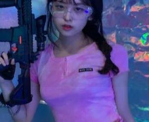 秀人网 - 走进Elise谭晓彤女孩的世界，定制独特图片让你心动