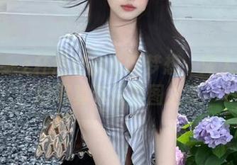 秀人网 - z杯悠悠的圣诞梦想：深入欣赏她的写真作品套图之美