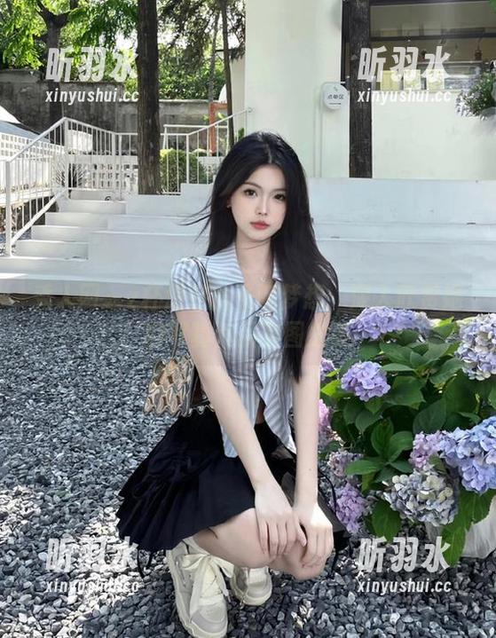 秀人网 - z杯悠悠的圣诞梦想：深入欣赏她的写真作品套图之美