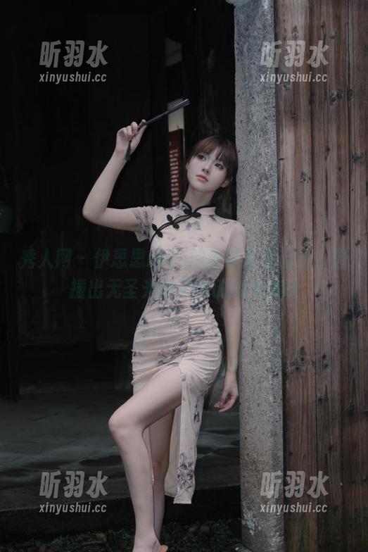 秀人网 - 伊思思niko的棉袜写真合集，碰撞出无圣光的无限创意与温暖