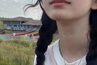 秀人网 - 利世的奶牛摄影之美：一部值得收藏的高清写真集