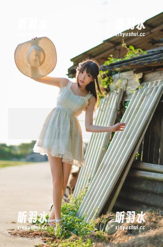 秀人网 - 唐安琪的短裙写真，美图背后的那些小秘密！