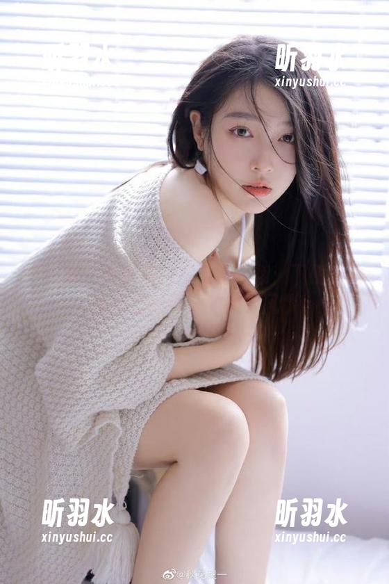 秀人网 - 唐安琪空姐不再飞翔：下班后的高清壁纸带来的别样风情