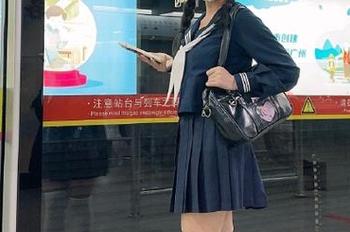 秀人网 - 畅游唐翩翩的美腿写真世界，独家私藏摄影资源大揭密