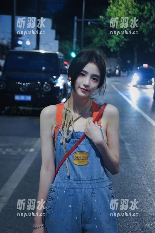 秀人网 - 大橘BBKira的制服写真集：探索不一样的青春风采与魅力