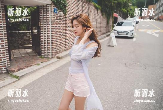 秀人网 - 奶酥泳池里的福利写真，真是让人浮想联翩的夏日狂欢！