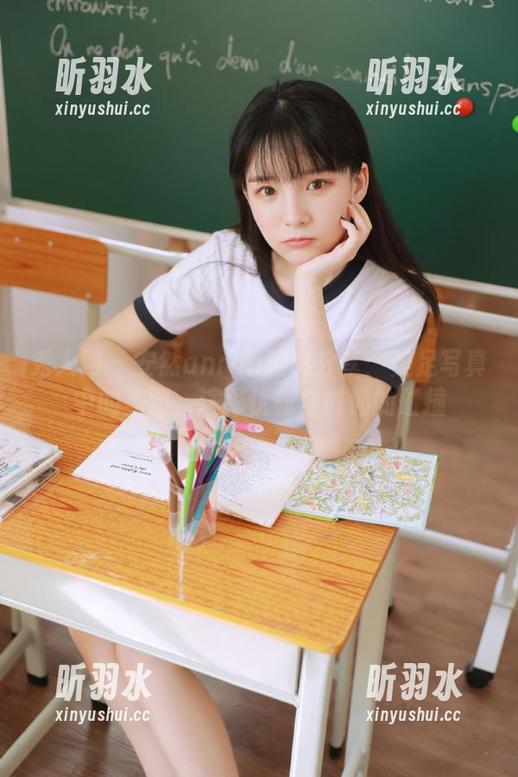 秀人网 - 安然anran精彩分享：美足写真中的美图，演绎优雅与时尚的碰撞