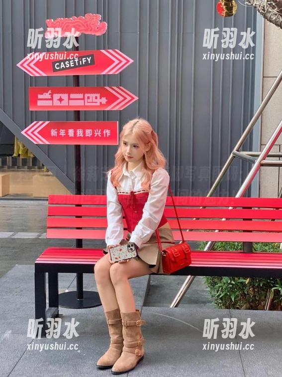 秀人网 - 徐莉芝Booty美脚写真图册：走进她的世界，感受脚步间的魅力！