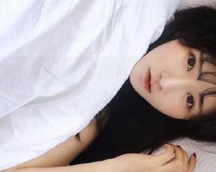 秀人网 - 恩一的长腿全套写真：巧妙运用光影，展现别样的时尚魅力！