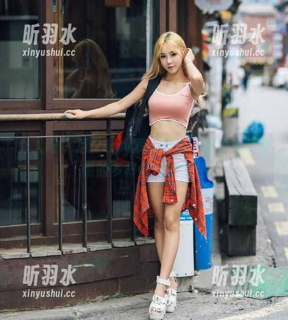 秀人网 - 月夕Lily双人图册：探索现代爱情的多样性与独特性