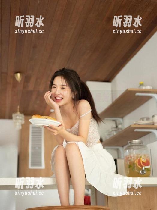 秀人网 - 林文文黑色写真最新图片集，展现她无限的艺术气息