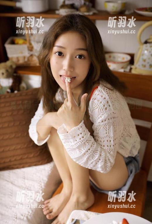 秀人网 - 瑜伽时刻：柚柚小奶瓶的私拍图集分享