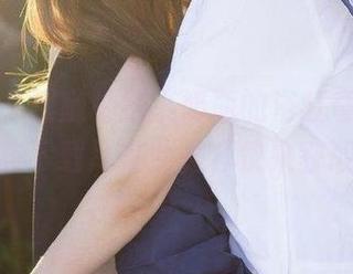 秀人网 - 跟随柚柚小奶瓶的浴缸奇遇，作品集下载尽在此处，快来获取！