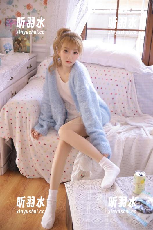 秀人网 - 在泳池里轻松一夏，波巧酱分享属于你的图库里的独特瞬间！