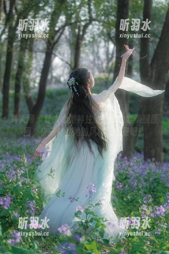 秀人网 - 让人心驰神往的璀灿全套美腿原图，快来体验她的风格与优雅吧！