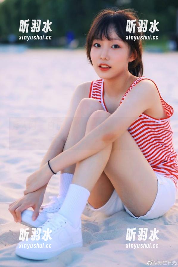 秀人网 - 白乐乐的裤里丝私拍魅力：独一无二的资源分享平台