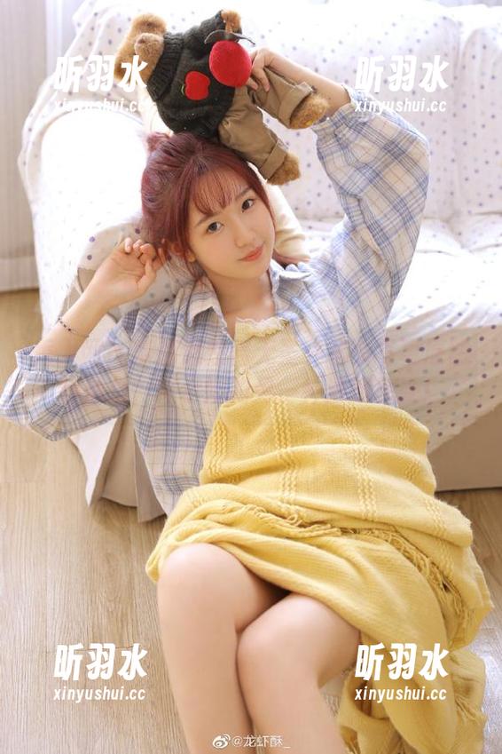 秀人网 - 萝莉悠悠酱无圣光秘书写真原图特别版，揭示她的另一种清新感受！