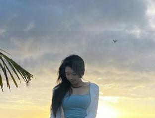 秀人网 - 探索谢小葱的写真图库，感受礼服之美的无限可能与创意