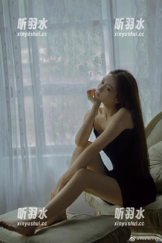 秀人网-谭小灵 秀人网 - 谭小灵牛仔裤图集分享:每一件都讲述不一样的时尚故事