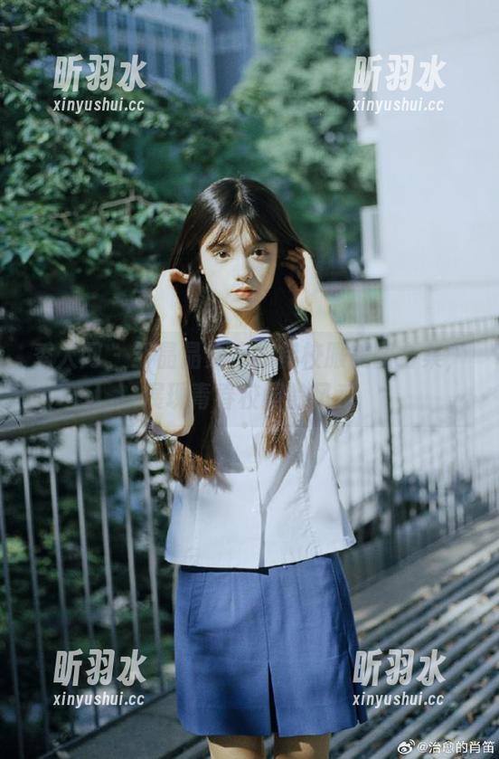秀人网 - 邹晶晶女王独特校服美图合集，展现青春校园的风采