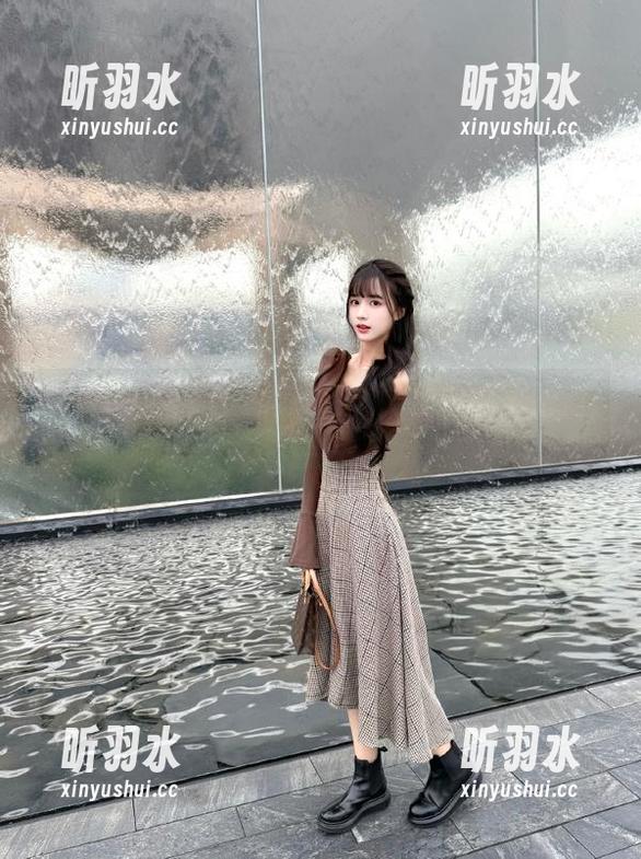秀人网 - 陆萱雅泳衣写真在线登场，高清图片勾勒完美身姿