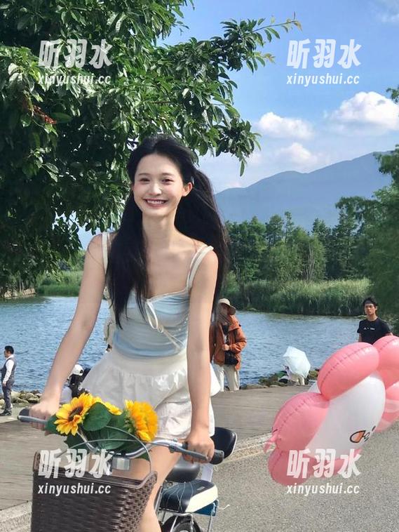 稚乖画册-生煎团团 稚乖画册 - 体验生煎团团的粉色世界:完整写真全集与动人原图分享