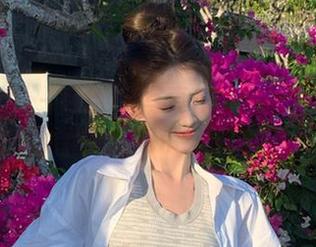 紧急企划 - 红色JK写真作品赏析：一只喵喵梓的绝美图包带来视觉盛宴！