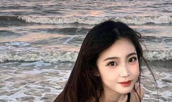紧急企划 - 细腻与优雅的结合，小恩的厚白丝私拍图集让人过目不忘！