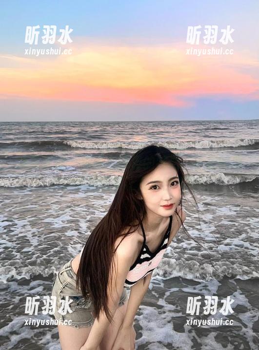 紧急企划-小恩 紧急企划 - 细腻与优雅的结合,小恩的厚白丝私拍图集让人过目不忘!