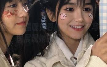 紧急企划 - 温暖如春的小恩毛衣写真：原图展现她的灵动与魅力