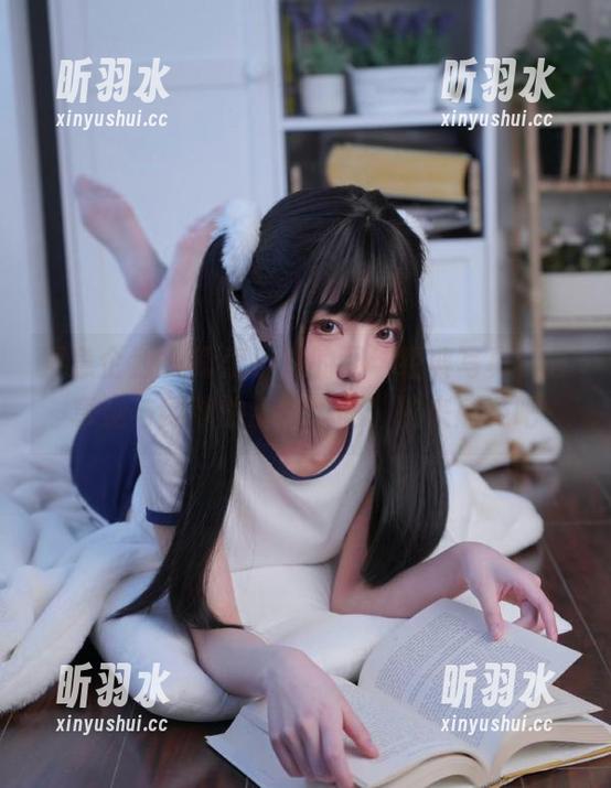 紧急企划 - 探索小恩的网球经典写真，分享她与网球的激情瞬间，快来感受吧
