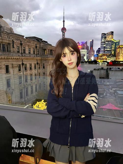 网红馆 - 甜美与霸气交融！最新萌琪琪Irene女王写真分享，让我们感受她的无限魅力！