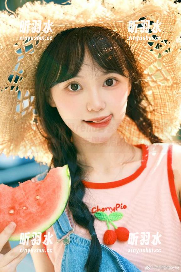 美媛馆 - 小海臀rena首套写真全新上线！最新图册探索丰腴美眉的青春魅力