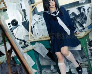胡桃喵最新黑色写真上线，照片完美诠释她的个性与时尚追求