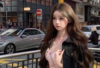 花漾show - 尤妮丝Egg最新制服系列作品艺术展，展示她在时尚摄影上的无限创意