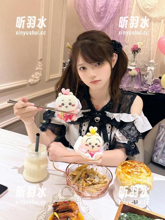 蜜桃社 - 免费为你奉上，冰露厨娘的写真，快来下载爱与美的结合！
