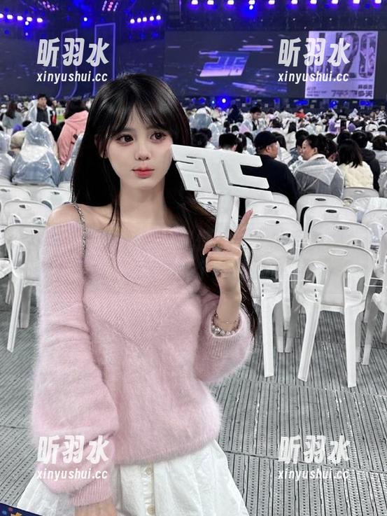 蜜桃社 - 独特豹纹风情：结衣的写真图集让你重拾个性时尚