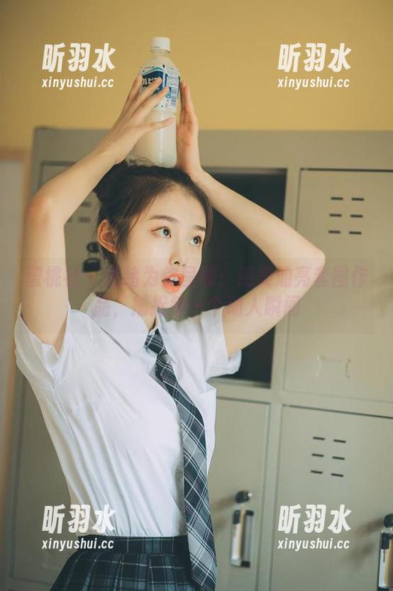 蜜桃社 - 美绪为你呈现：绝美油亮套图作品，捕捉每一个动人瞬间