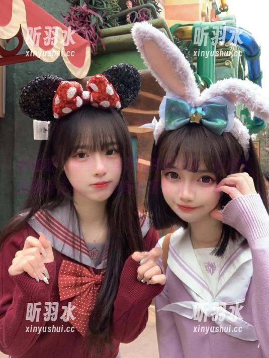 袜啵啵 - 熊熊双马尾写真新篇章，原图捕捉瞬间之美，值得每个摄影爱好者收藏！