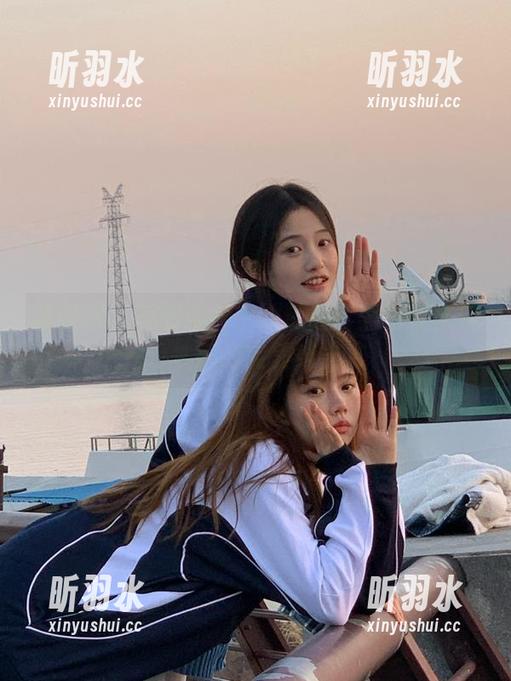 袜啵啵 - 美图照片中的苏苏：黑色妖艳与性感的完美结合