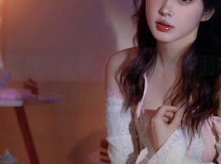 袜小喵热裤少女喵，感受高清作品中少女的俏皮和活力！