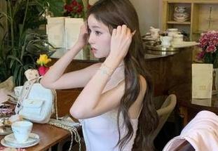 语画界 - 不可错过的Miko酱吖长腿美眉第二部写真，图包免费下载，快来收藏吧！