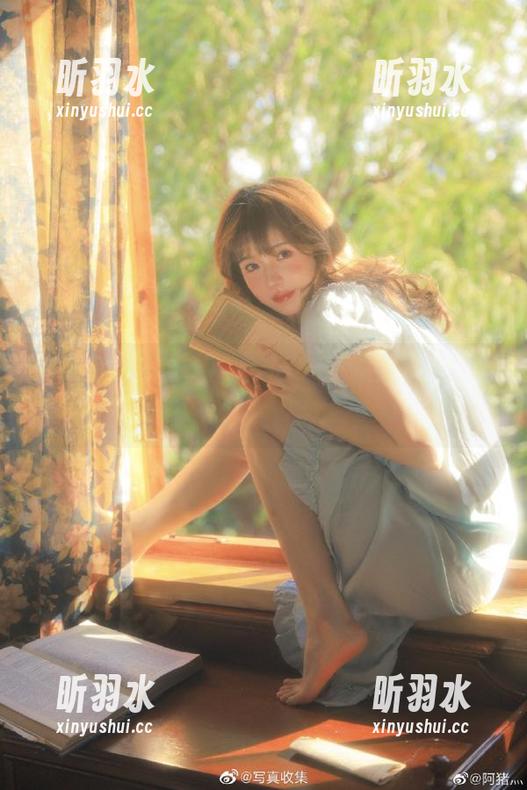 语画界-杨紫嫣Cynthia 语画界 - 杨紫嫣Cynthia的无圣光自拍图集,摄影艺术与个性的完美结合