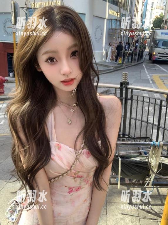 语画界 - 原图解析：程程程黑白作品中蕴含的深刻情感与哲思