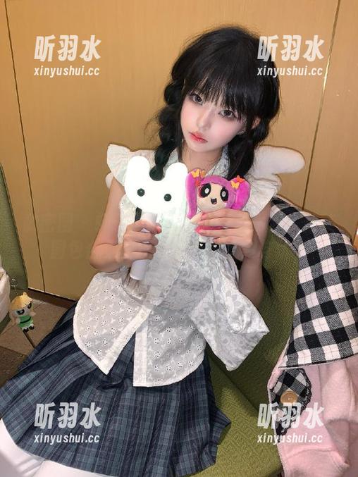 微密圈 - 轩子巨二兔温柔气质尽显：精美图包合集呈现她的无限魅力与优雅