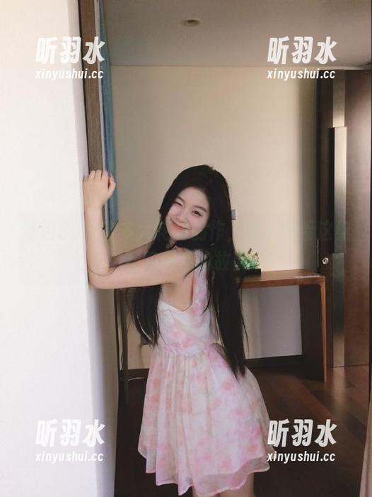逐月Su与宝多六花的创作，深入观看这组写真背后的故事