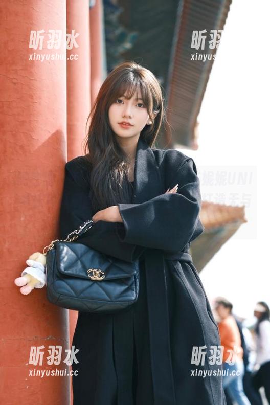 微密圈 - 轻松愉悦的氛围中，陈妮妮UNI棉袜写真原图与套图完美呈现，打造无与伦比的视觉享受。