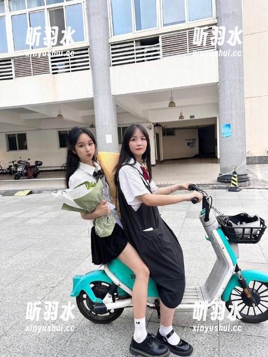 微密圈 - 雪怡妹纸最新图集：期盼的后背，绽放青春的无限魅力！