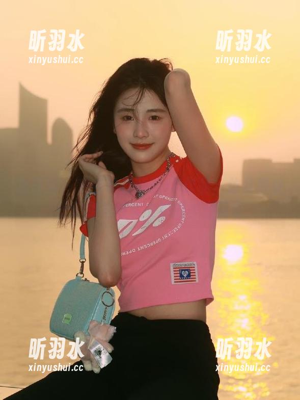 青豆客 - 观看叶佳颐的JK作品，仿佛置身于幻想与现实交织的美丽画卷